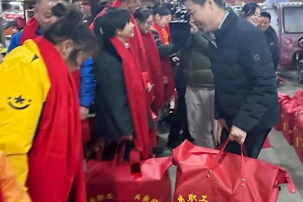 省总工会在常德市开展“两节”送温暖慰问活动